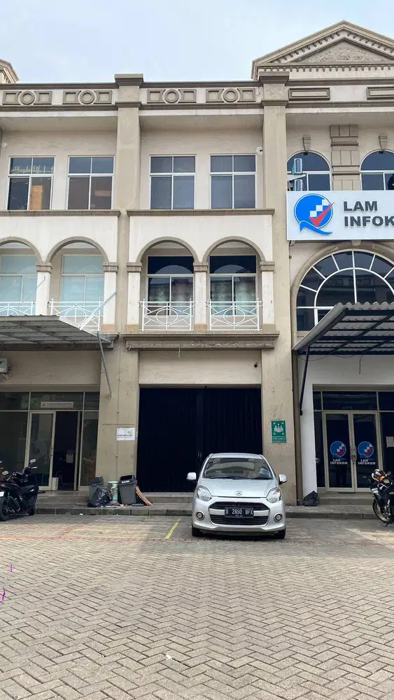 Ruko 2,5 lantai siap guna strategis di Grand galaxy city bekasi