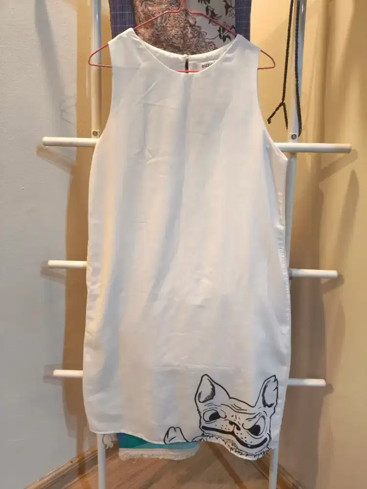 BAJU TERUSAN WANITA TANPA LENGAN PRELOVED