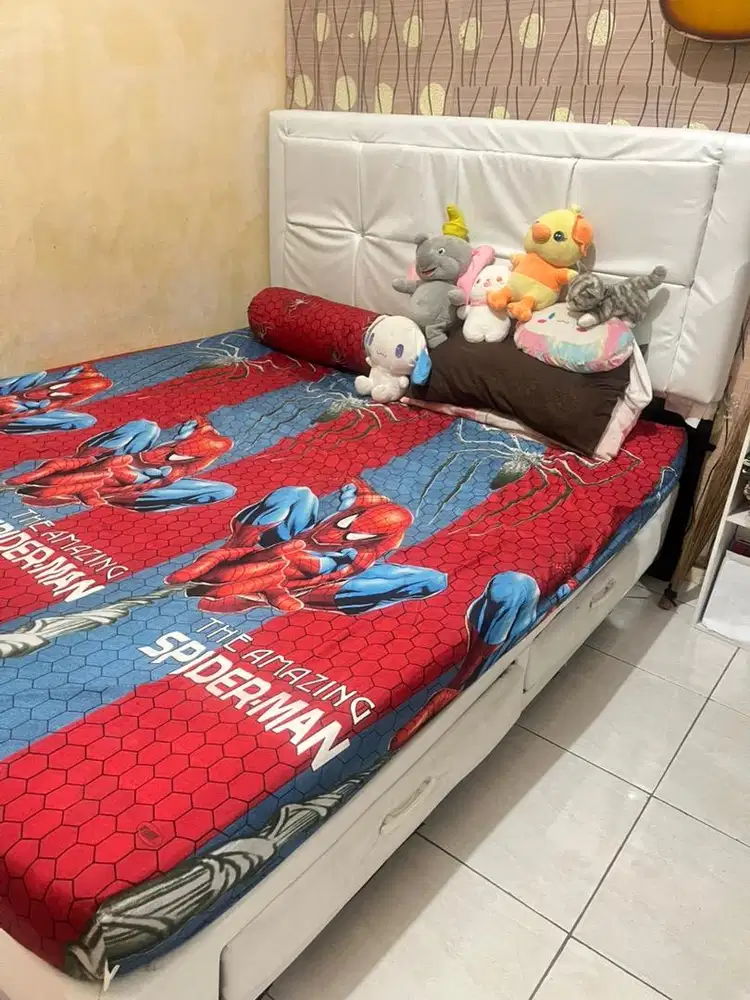 Tempat tidur set kasur busa