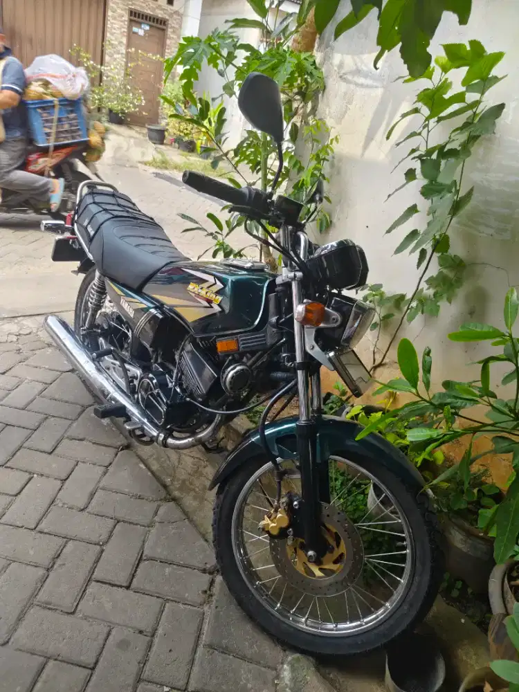 x ajh ada yng berminat cat msh ori bwaan tt vcx juga bole