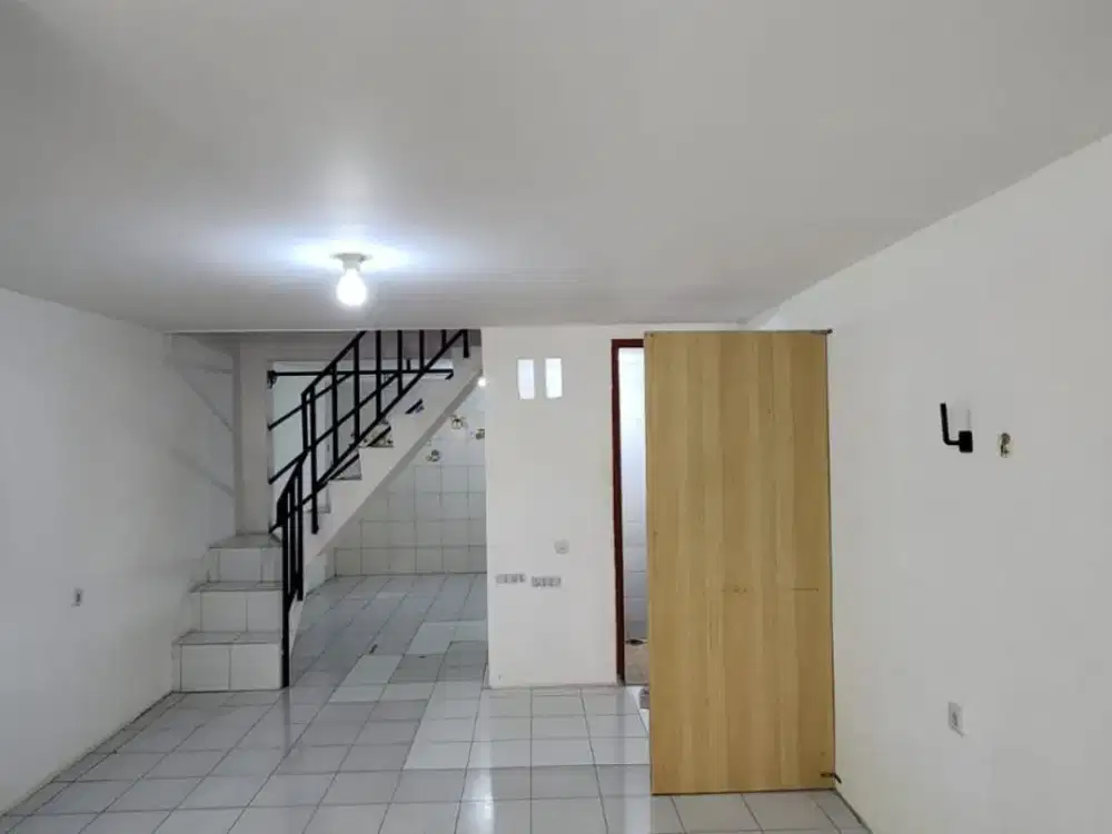 sewa rumah siap huni di Taman Palem Lestari, Jakarta Barat.
