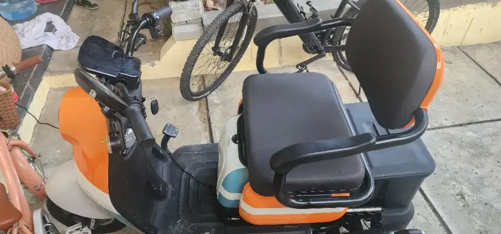 Jual sepeda elektrik maximus kondisi mulus