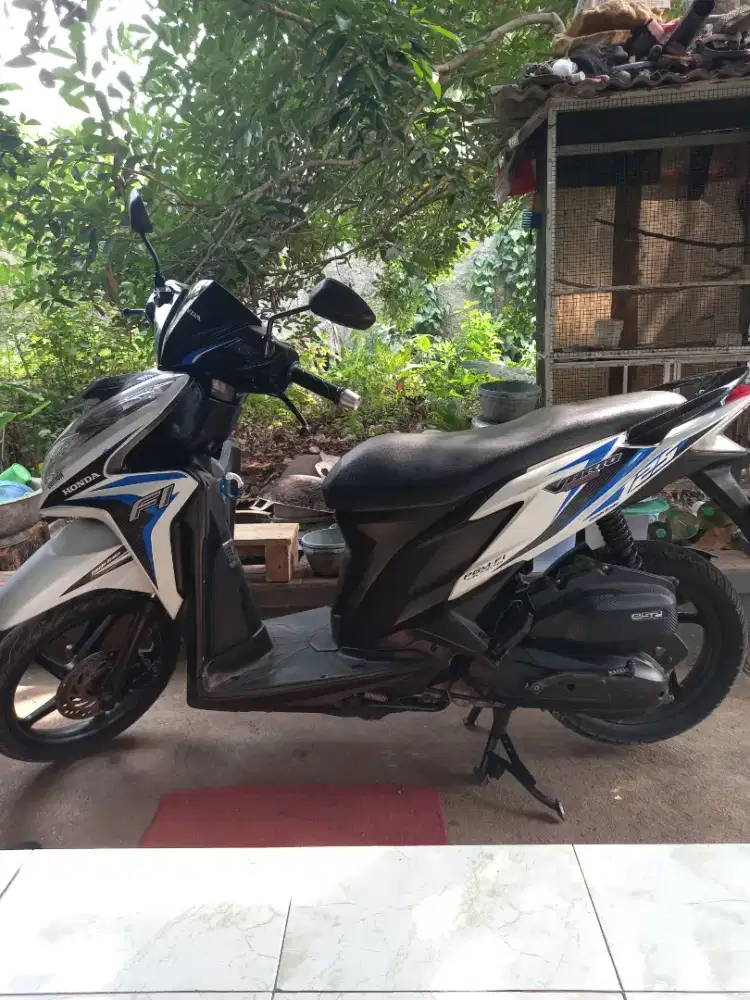 Honda Vario KZR Putih 2014