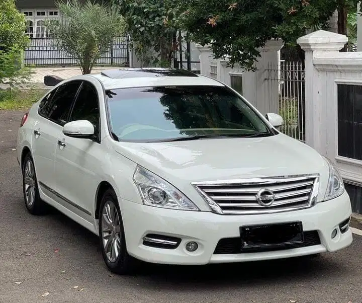 Sedan nyaman harga terjangkau