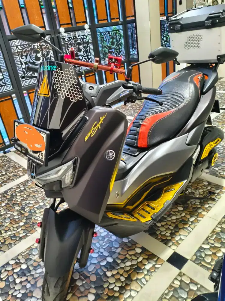 Dijual cepat motor yamaha Nmax turbo terbaru yg sudah di modifikasi