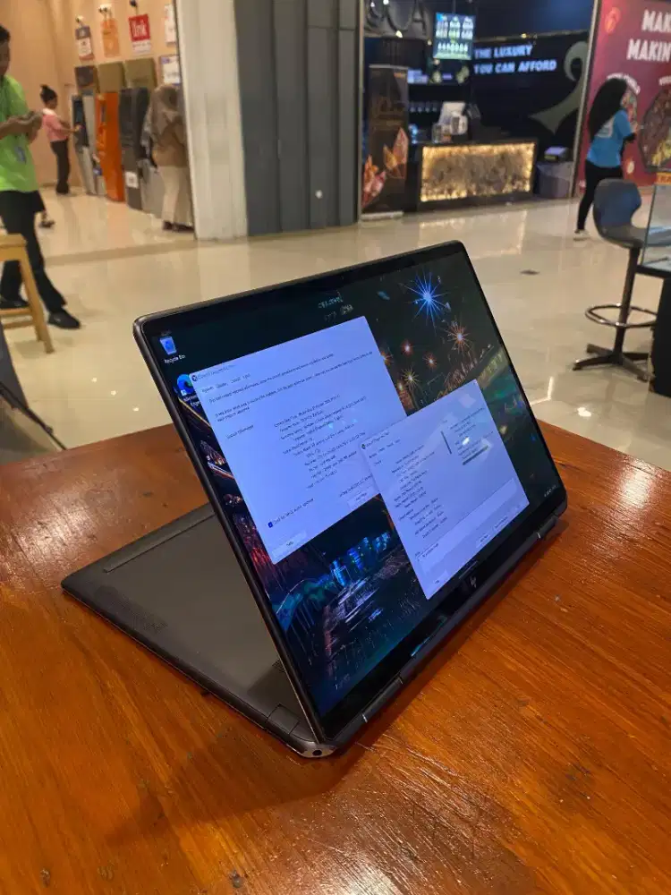 HP spectre X360 2 in 1 , 2022