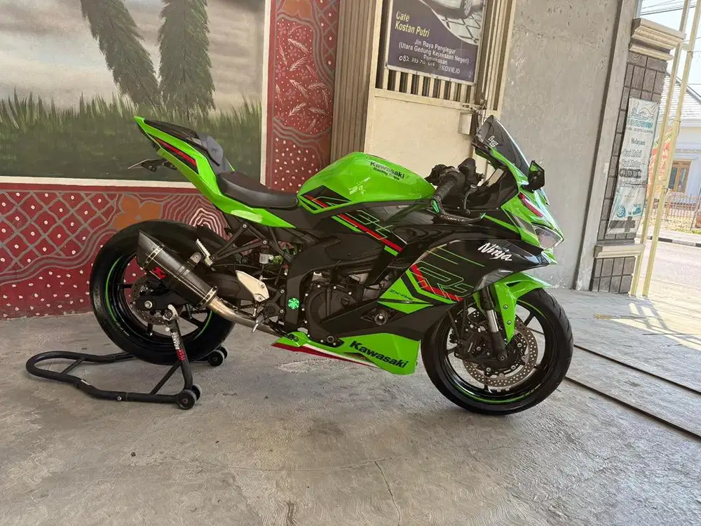 Di jual zx4rr abs tahun 2024 low odo(1300)