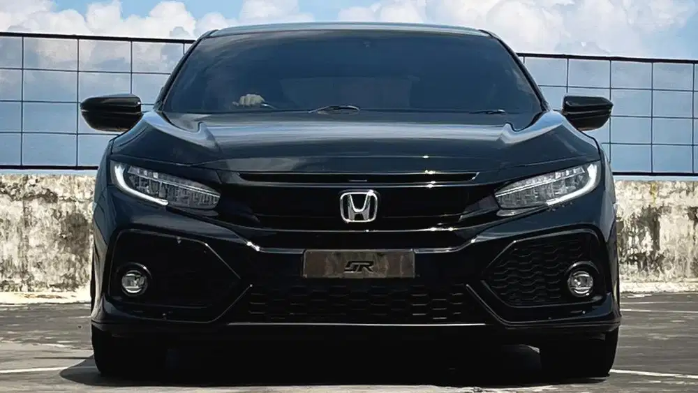 Honda civic turbo hatchback matic 2018 black on black km 69ribu