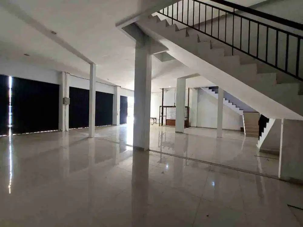 Dijual / Disewakan 3 Ruko Gandeng Sudah dijebol jadi 1  di Harapan Indah Bekasi...