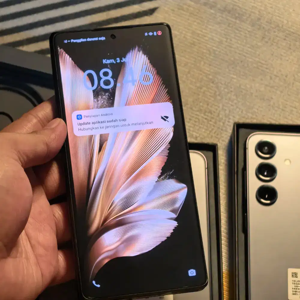 vivo Z Fold 3 Pro 16/512GB Resmi
