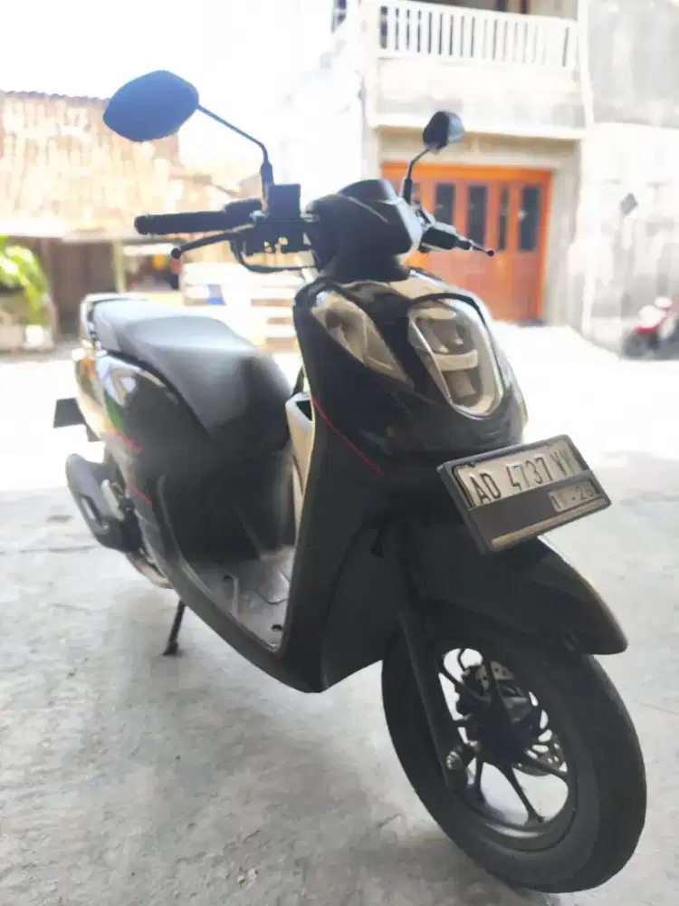 genio  like new km low