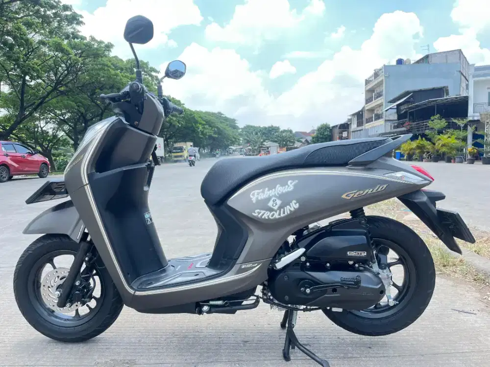 Honda Genio 2023 km 10k asli motor Gress siap pakek pajak panjang