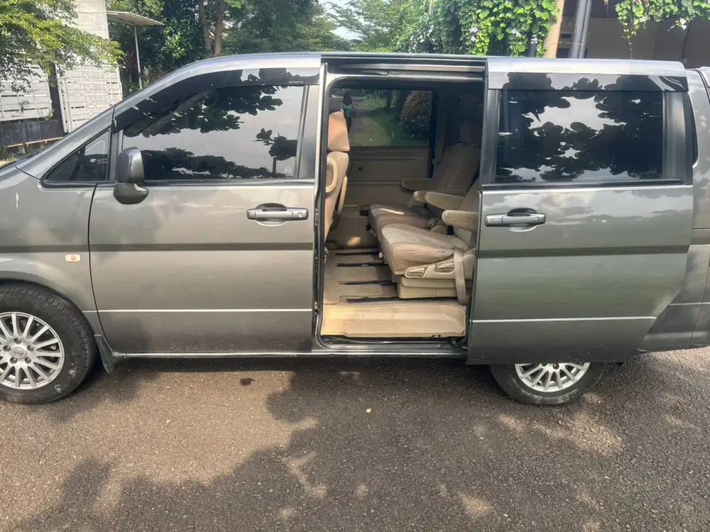Nissan Serena 2010 Bensin