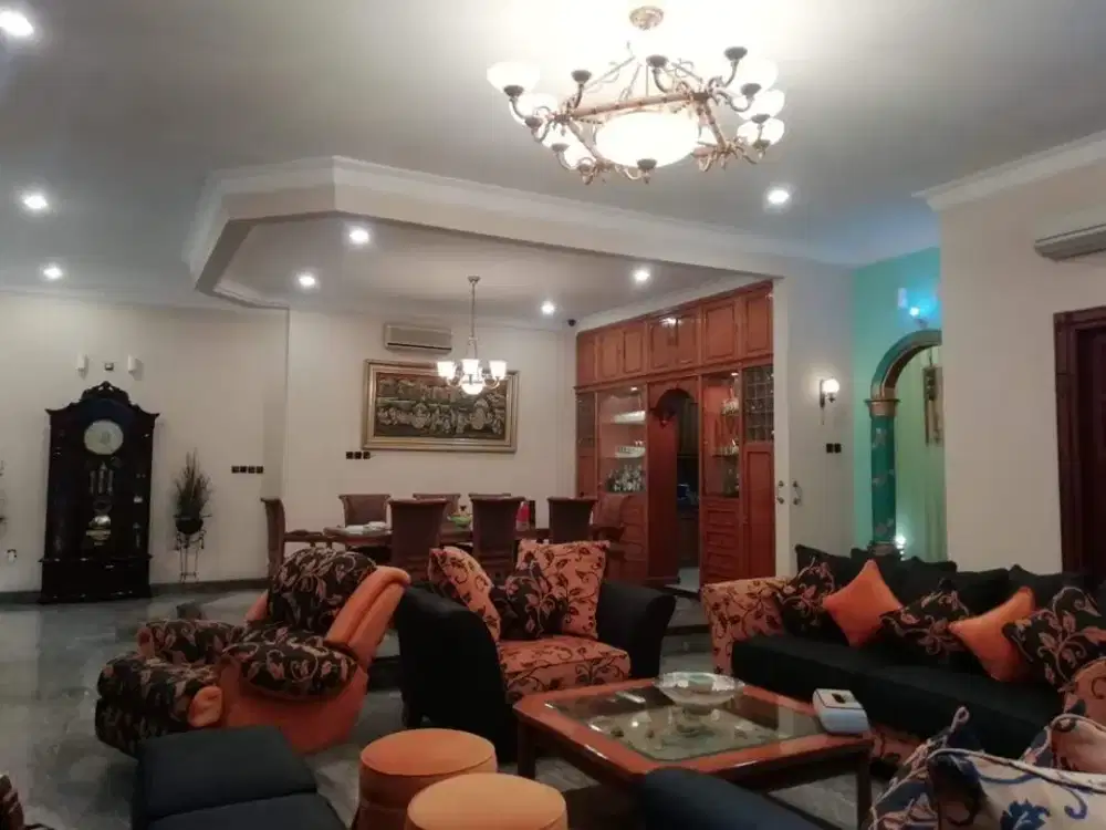 Dijual Cepat!! Rumah Siap Huni di Cempaka Putih Tengah, Jakarta Pusat