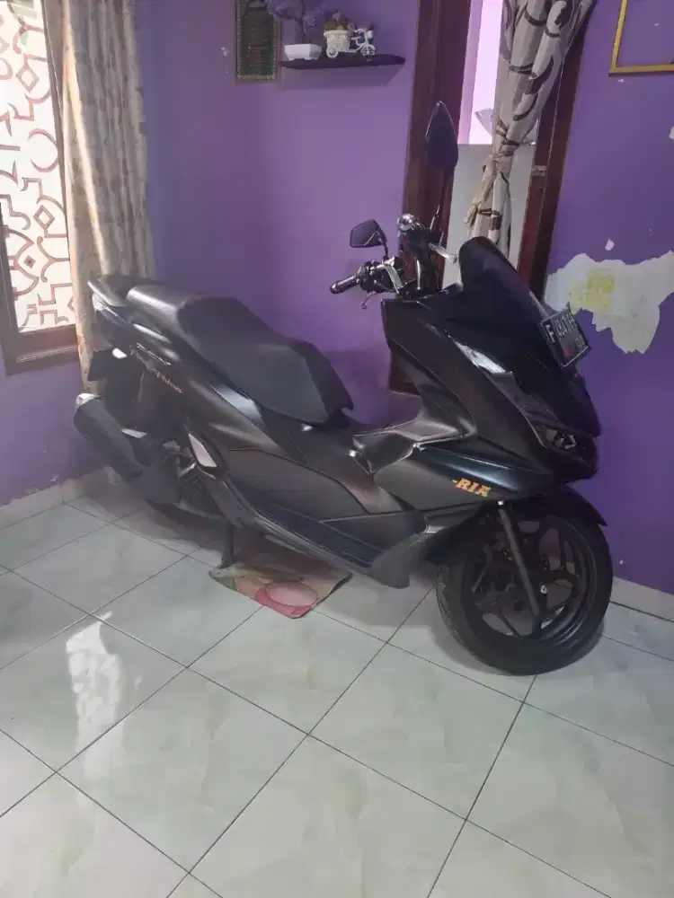 Di jual honda pcx 2022 pajak on km rendah
