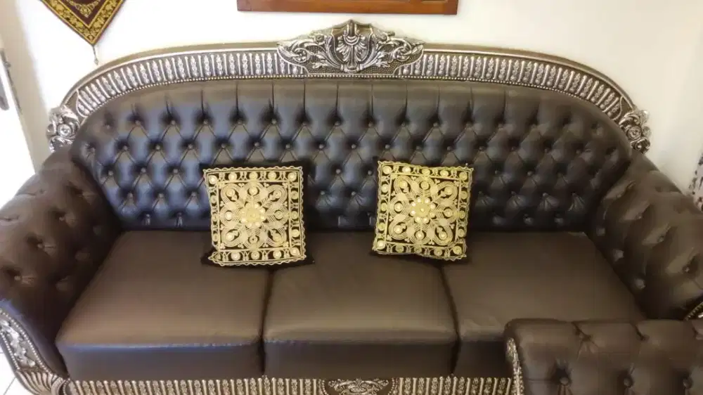 KURSI SOFA CHESTERFIELD