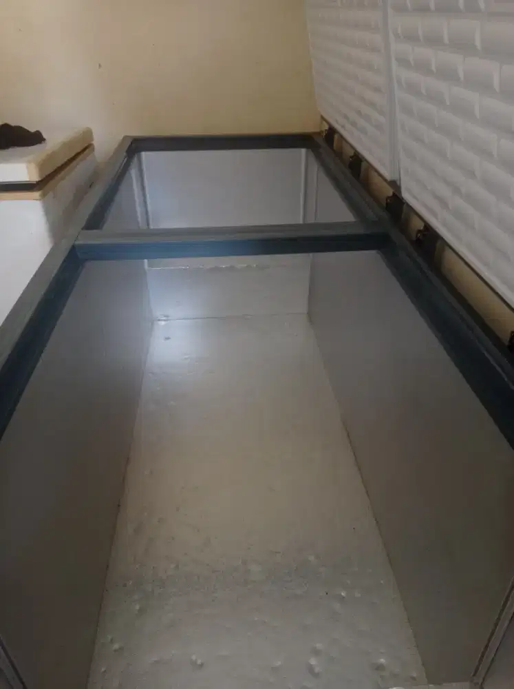 JUAL BUTUH .FREEZER MERK GEA 1200