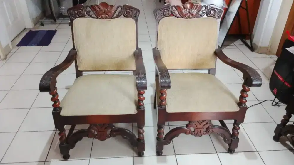 SOfA full jati antik jarang Ada