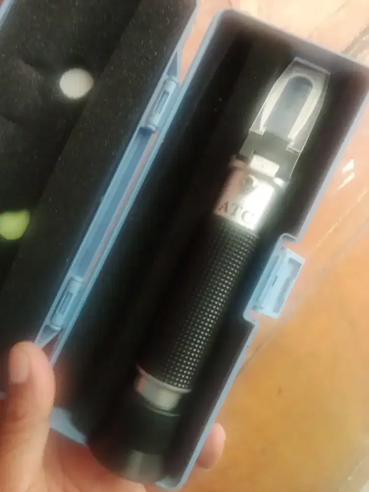 ATC portable refractometer alat ukur kadar gula/garam dll