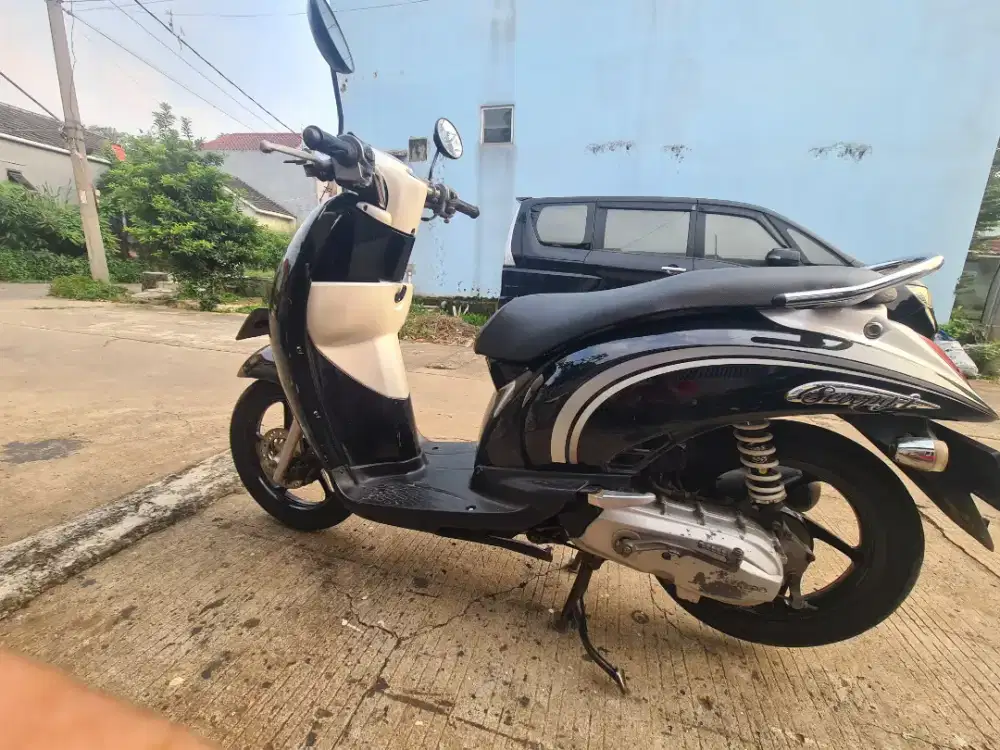 Honda Scoopy 2012 Lengkap Terawat Mesin Cakep