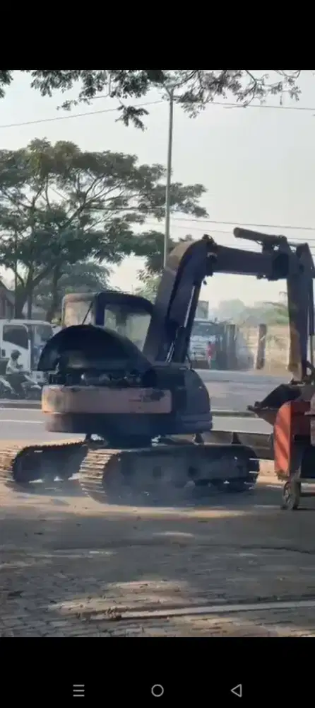 Excavator  PC 75 / bego 75 siap pakai murah karena BU