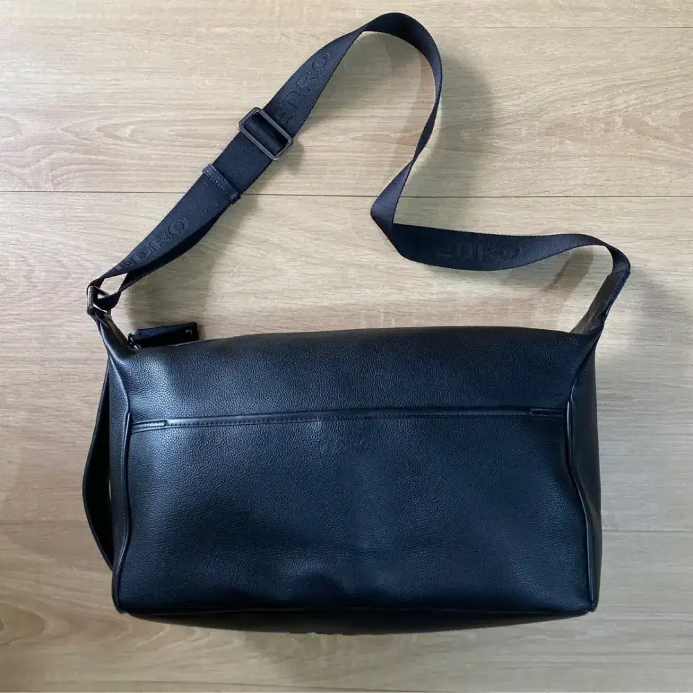 Pedro Leather Original Messenger Sling Bag Tas Selempang