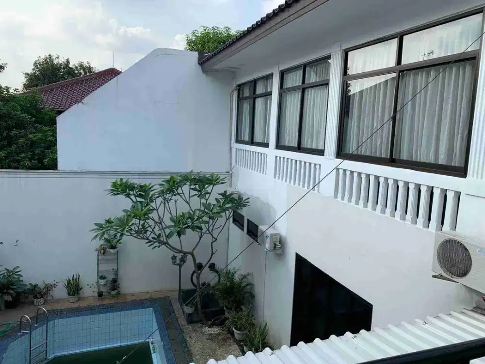 Disewakan Rumah terawat di Kemang, Jakarta Selatan