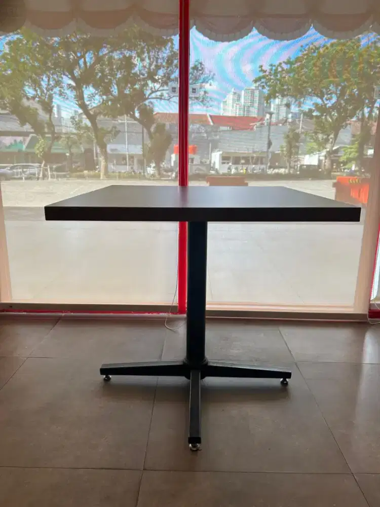 Meja Dinning Kotak