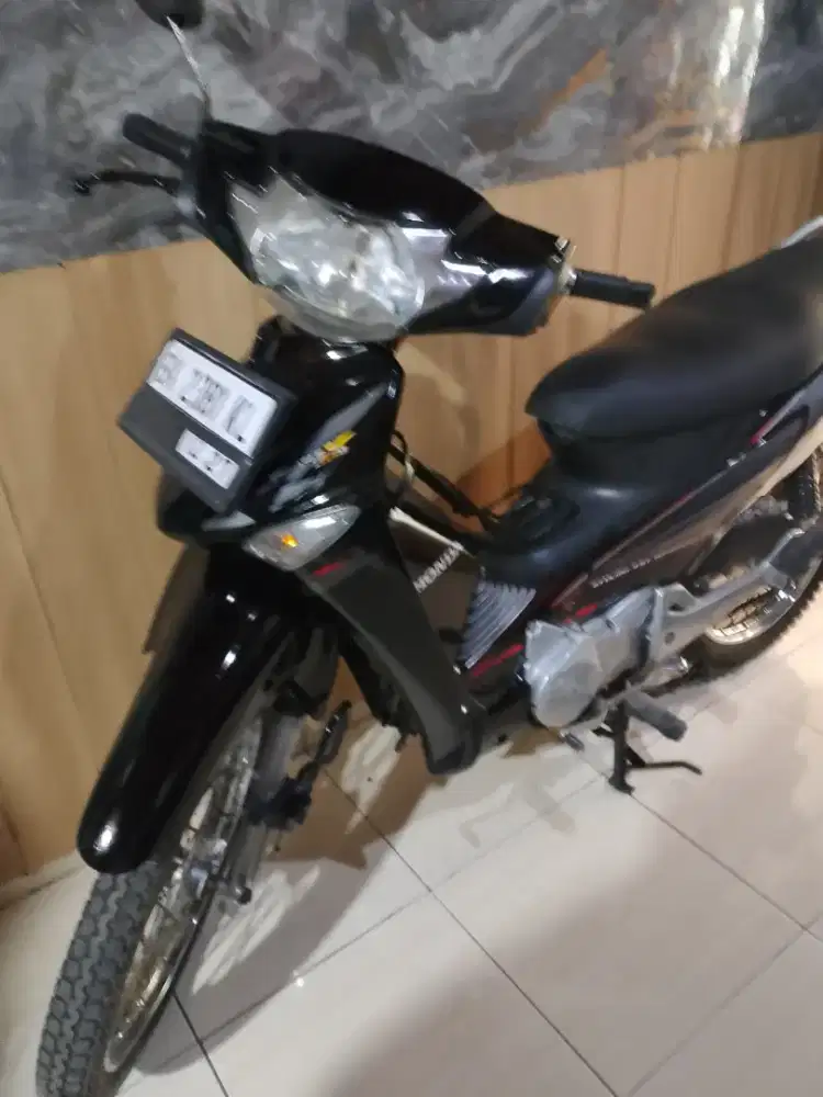 Honda Supra X 125cc THN 2005 Karbu asli