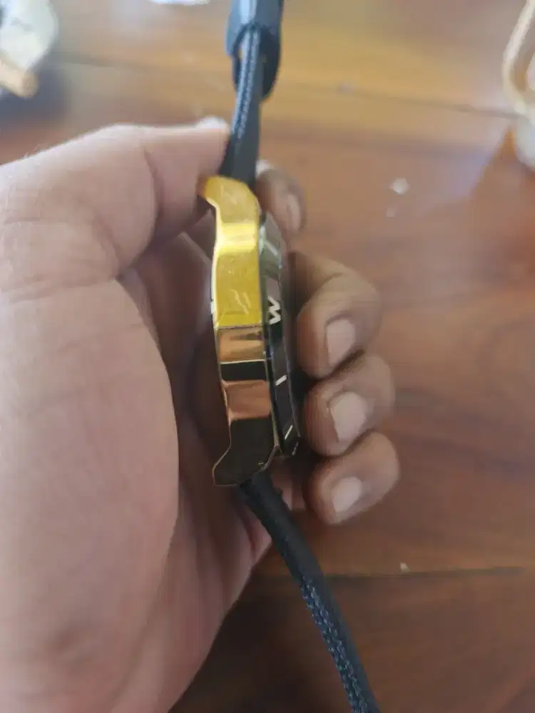 DIJUALl jam tangan