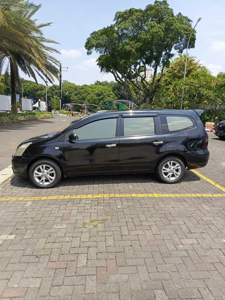 Nissan Grand livina 2012 Bensin