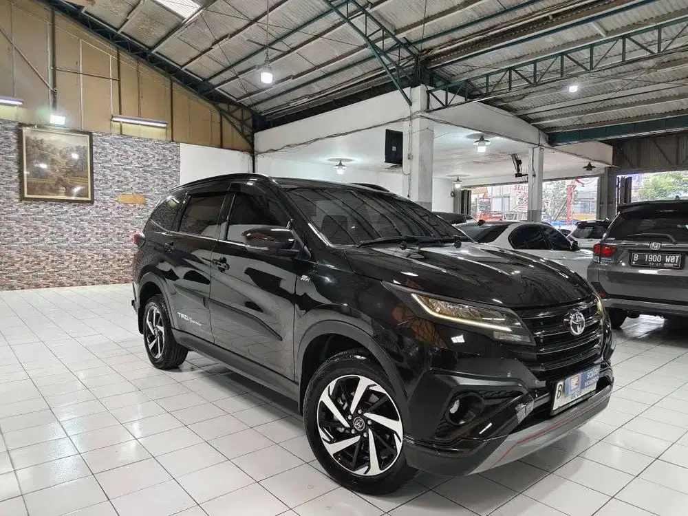 ( Low km) Toyota RUSH TRD SPORTIVO 1.5 Bensin AT 2018 Hitam