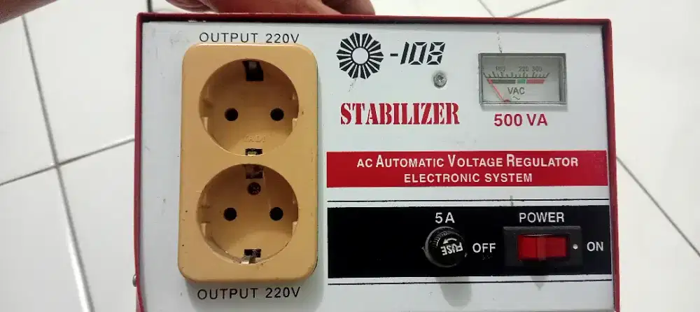 Stabilizer listrik 500VA