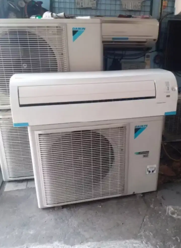 AC Daikin 1 PK dan 1/2 PK sudah termasuk pemasangan dan kirim