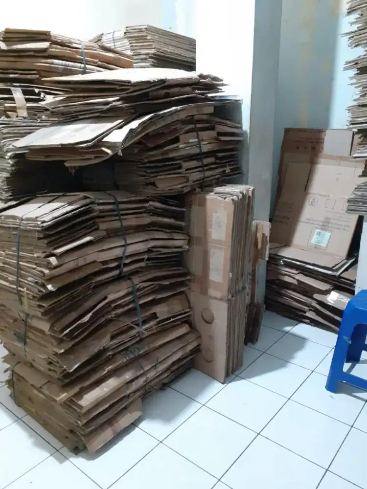Dijual kardus bekas banyak