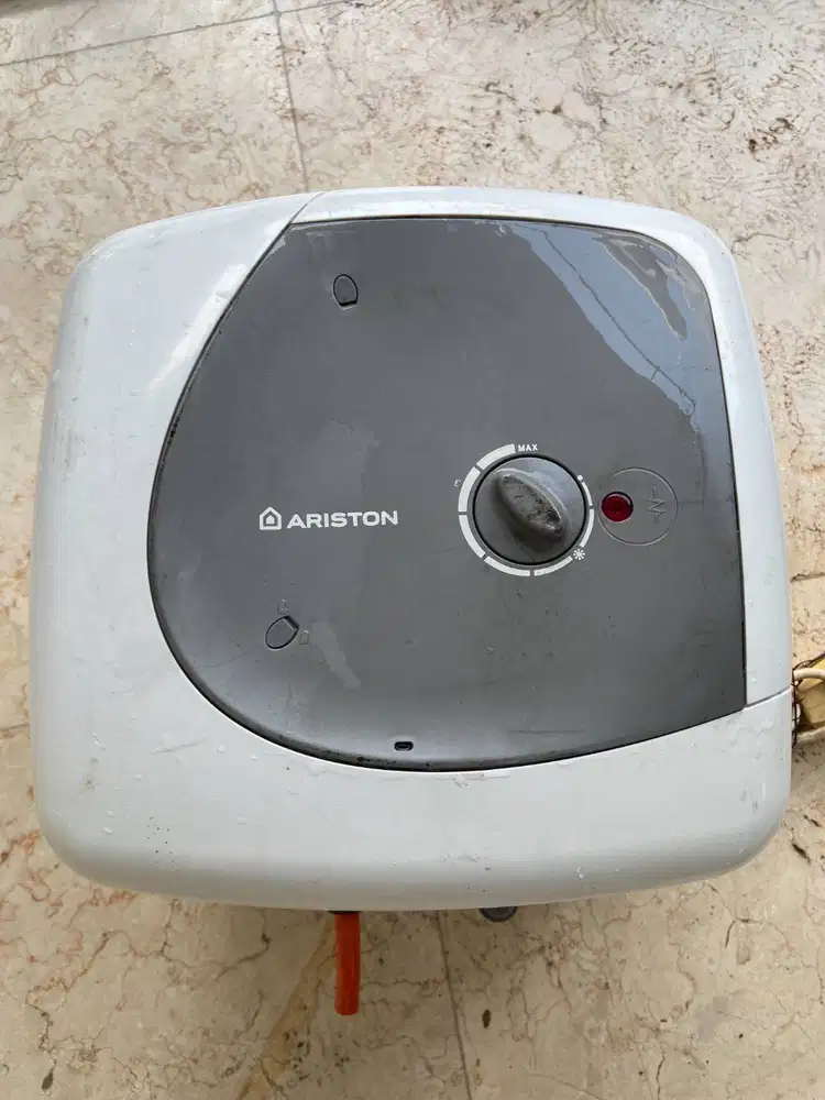 Pemanas Air ARISTON