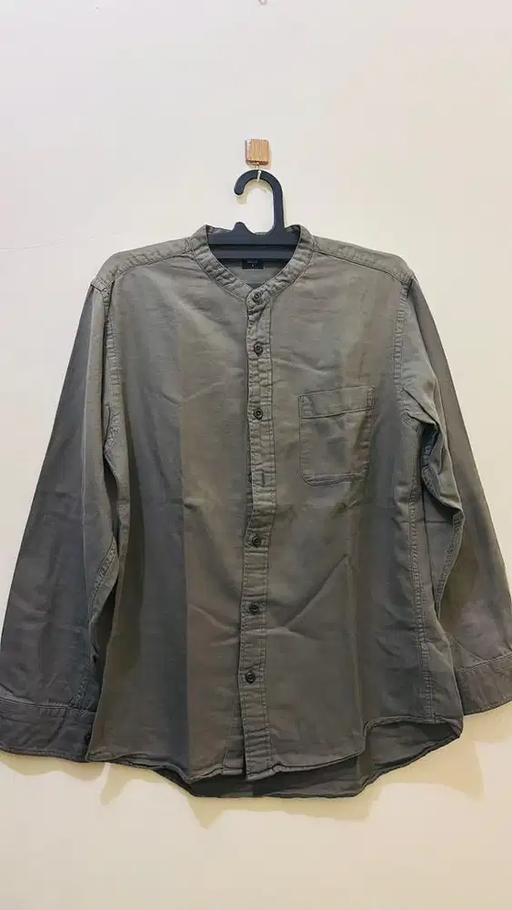 Preloved UNIQLO Kemeja Shanghai
