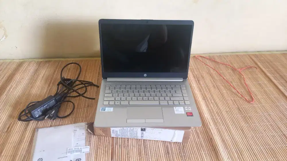 Laptop HP 14S W11 Ori 4/512