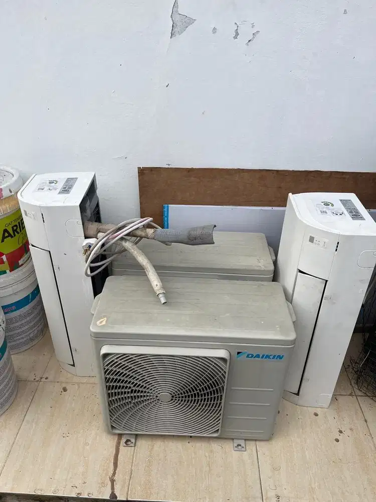 AC Daikin 1/2 ada tersedia 2 unit