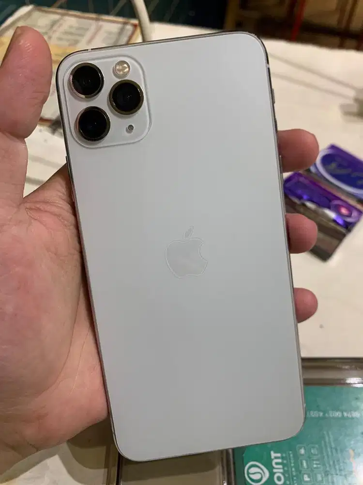 iphone 11 promax64 GB inter