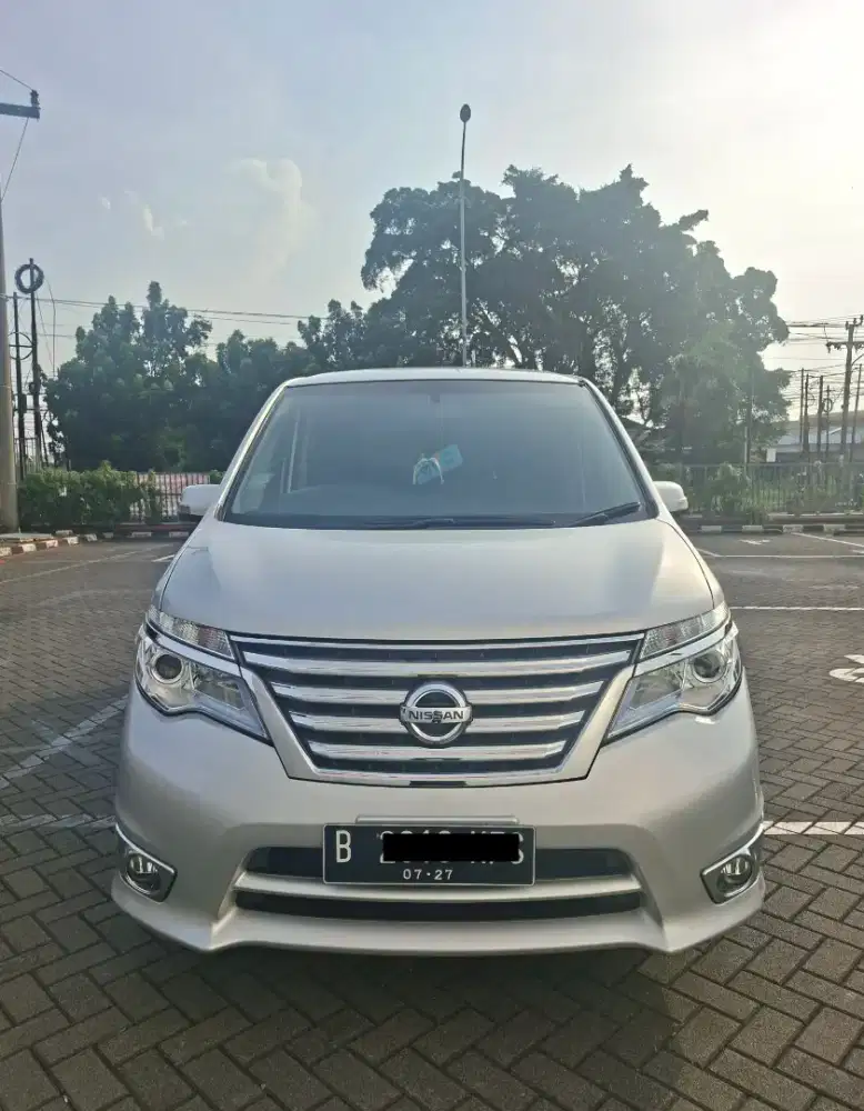 (Harga Cash) Nissan Serena HWS NIK 2017 Silver