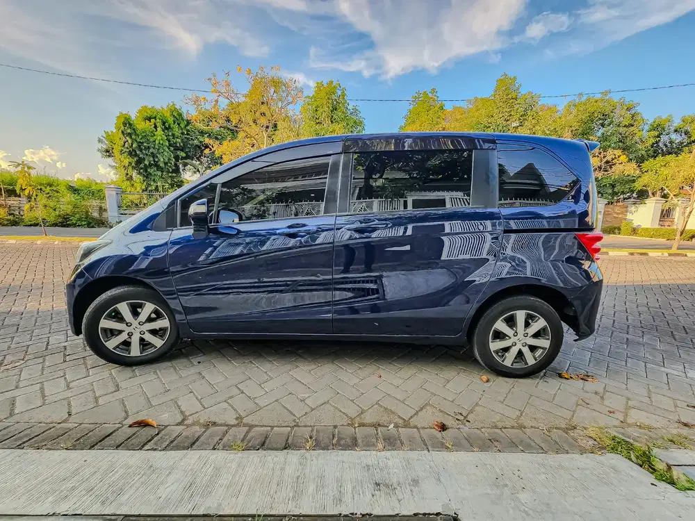 Honda Freed 2012 Bensin