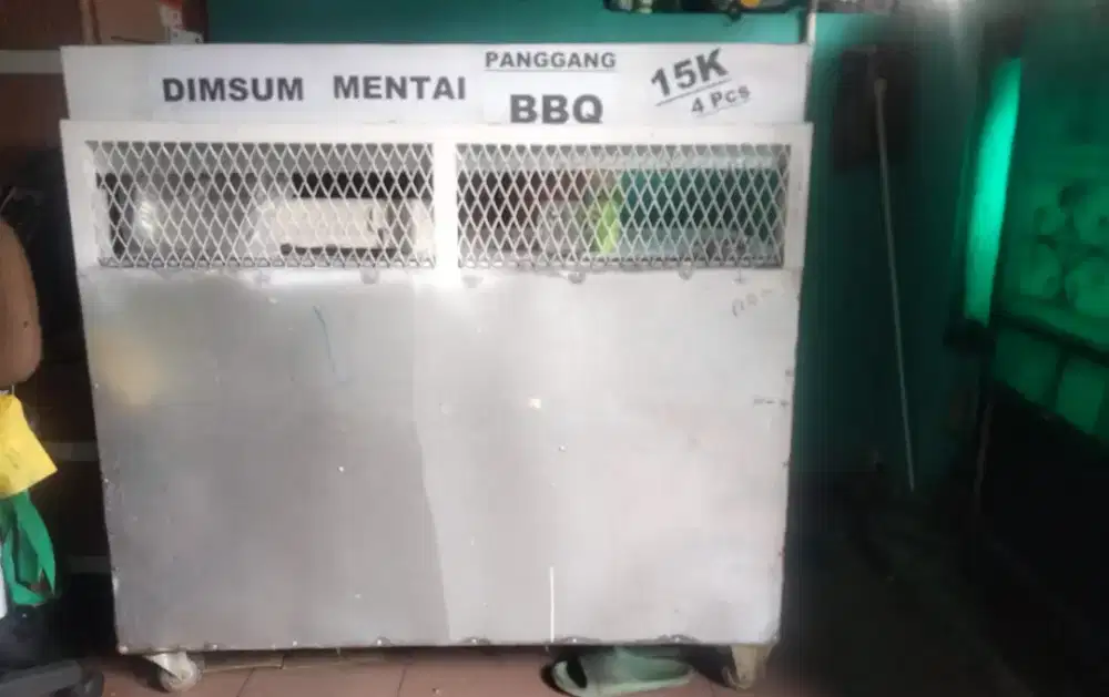 Meja booth besi