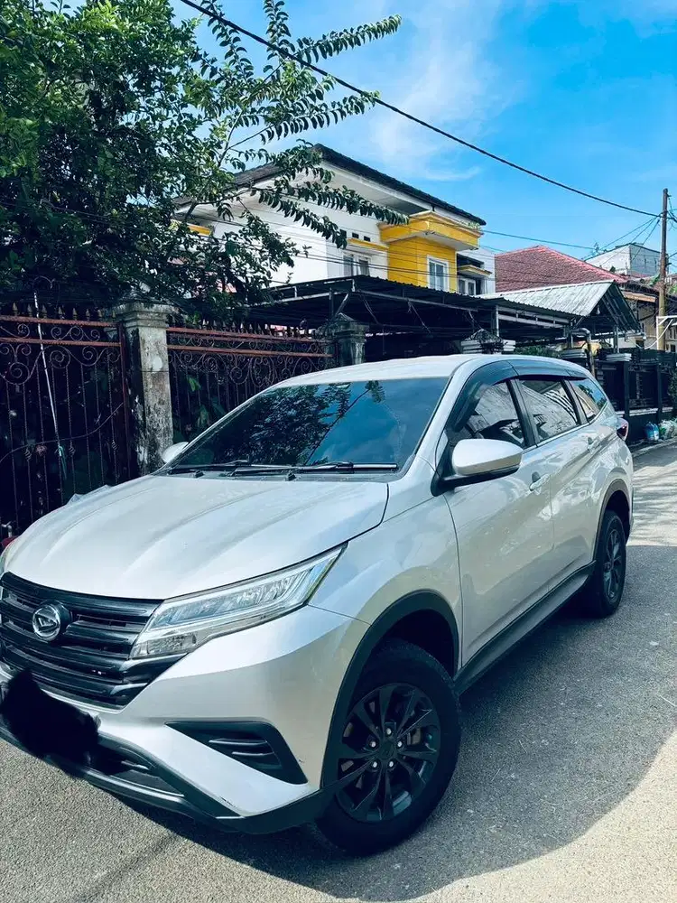 Mobil Terios kondisi masih sangat terawat