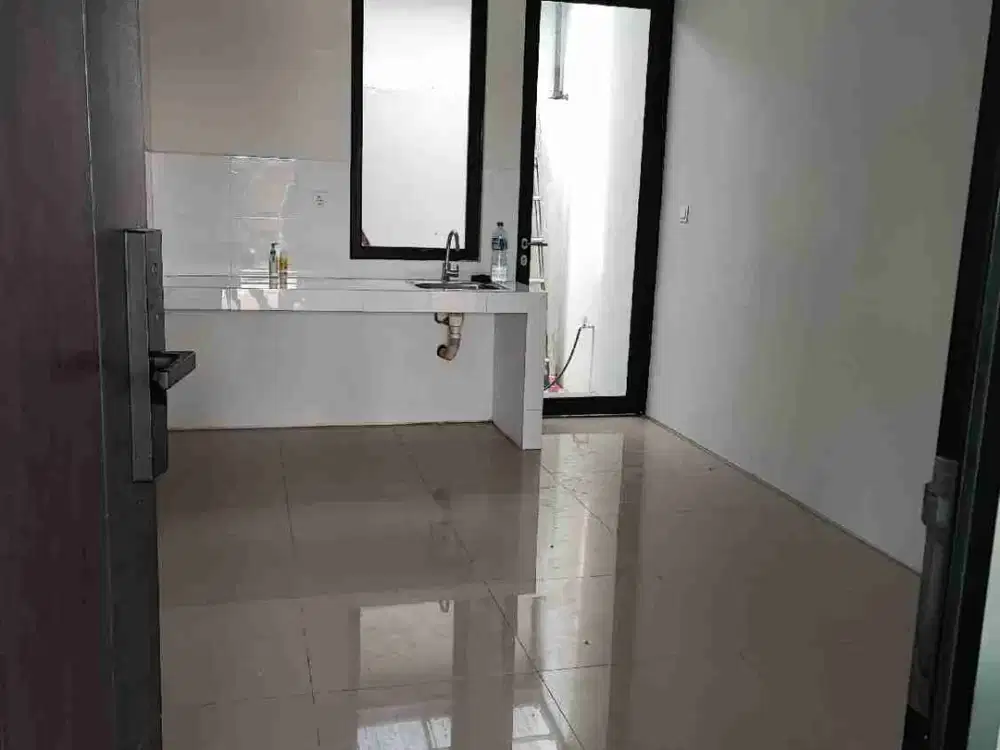 Disewakan Rumah 2 Lt uk 5 x 12,5 Casco Citra Garden Puri Jakarta