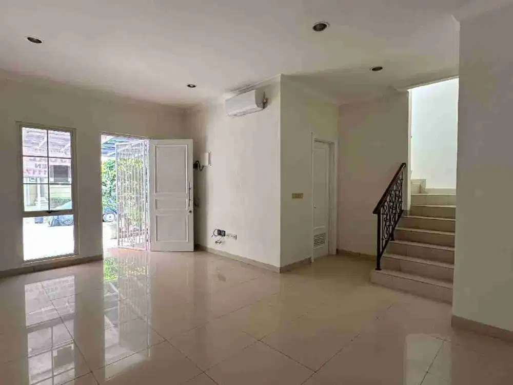 Disewakan Rumah 2 Lt Green Lake City