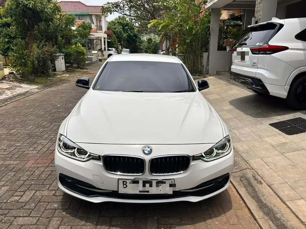 Dijual BMW 320i F30 Sport AT Putih Istimewa