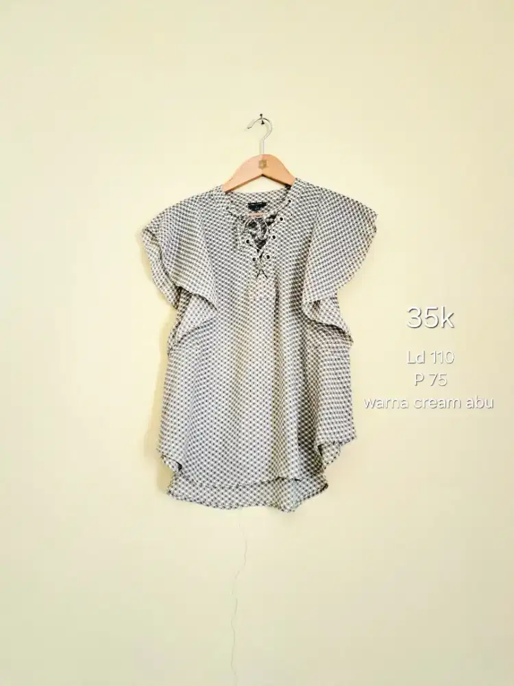 Atasan blouse wanita