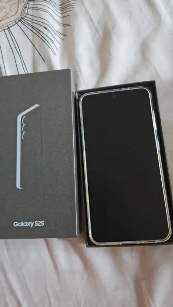 SAMSUNG S25 256GB SILVER