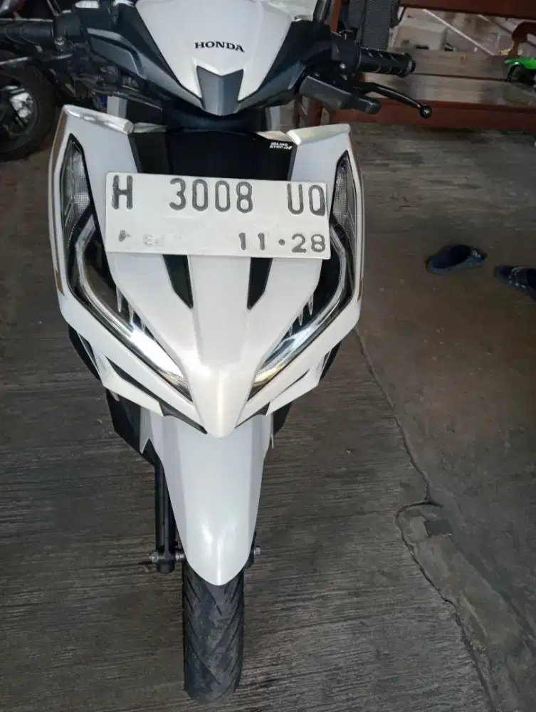 di jual vario 125 keyles 2023  km 18;rb
